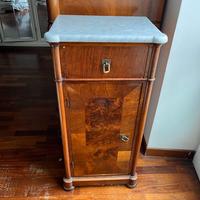 Comodino antico in legno e marmo