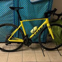 bicicletta corsa Scott Addict RC 30