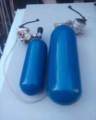 Bombola di ossigeno con riduttore per acquario.