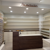 Arredamento negozio abbigliamento