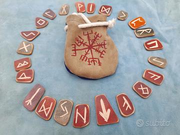 Rune celtiche complete di sacchetto
