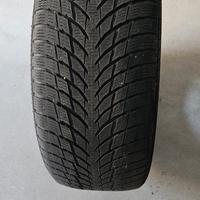 Pneumatici invernali 215/50 R17 Nokian