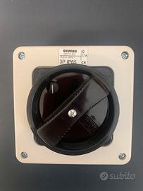 Interruttore sez. 16A 3P