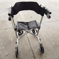 Deambulatore pieghevole