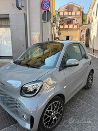 Smart Eq racing grey 22 kw fortwo