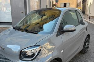 Smart Eq racing grey 22 kw fortwo