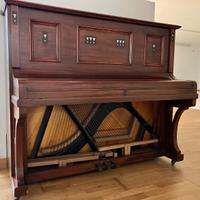 Pianoforte antico – non funzionante, ma di fascino