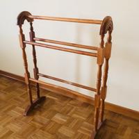 Porta asciugamani in legno