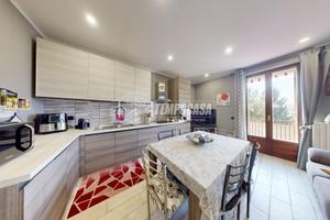 QUADRILOCALE RISTRUTTURATO CON BALCONI, BOX E CANT