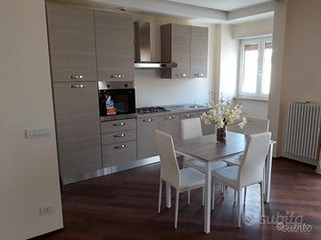 Camere singole in appartamento arredato