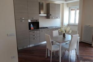 Camere singole in appartamento arredato