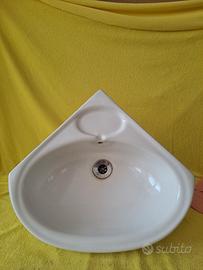 Lavandino piccolo ad angolo