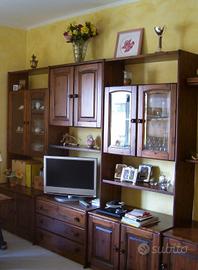 Soggiorno in legno massello di pino colore noce