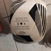 pallone  calcio   adidas