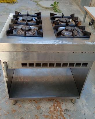 Cucina professionale 4 fuochi a gas