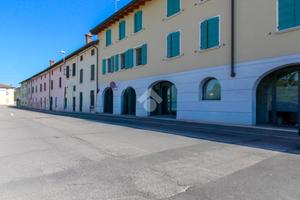 NEGOZIO A BASSANO BRESCIANO