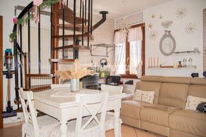 APPARTAMENTO CON POSTO AUTO E CANTINA PRIVATA