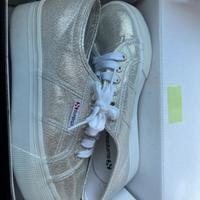 Scarpe superga