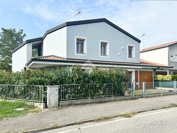 PORZIONE DI TRIFAMILIARE A MOLINELLA