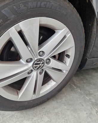 4 cerchi VW Golf 8 originali +gomme invernali