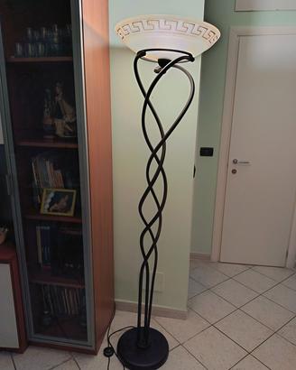 piantana luci in ferro battuto