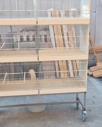 1 carrello con 3 voliere