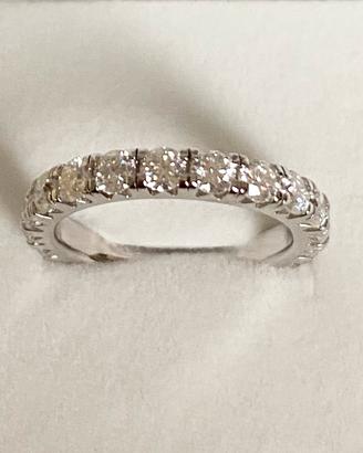 Anello Eternity in Argento con Moissanite