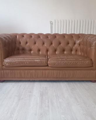 Divano + Poltrona Chesterfield da restaurare