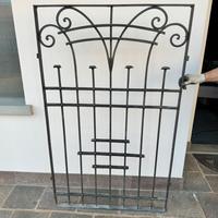 Coppia inferriate ferro battuto antiche