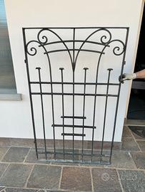 Coppia inferriate ferro battuto antiche