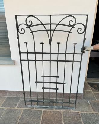 Coppia inferriate ferro battuto antiche