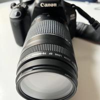 Canon Eos 600D con due obiettivi