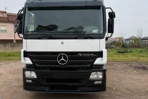 Mercedes Actros 2544 scarrabile