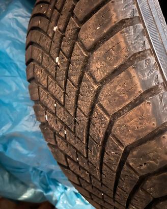 GOMME INVERNALI YOKOHAMA 225/55 R 18