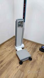 Bilancia pesapersona e altezza con gettoniera farm