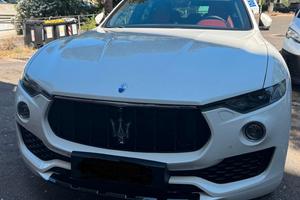 MASERATI Levante V6 Diesel 275 CV AWD