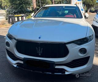 MASERATI Levante V6 Diesel 275 CV AWD