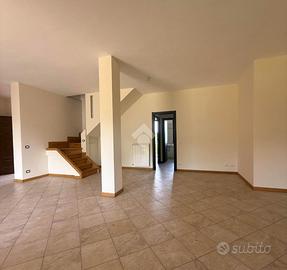 6 LOCALI A COLLEFERRO