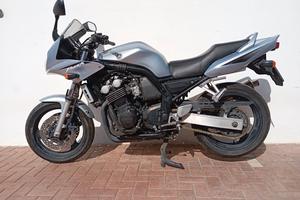 Yamaha fzs 600 fazer