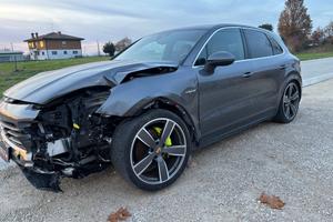 Porsche Cayenne 3.0 V6 E-Hybrid