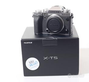 FOTOCAMERA DIGITALE MIRRORLESS FUJI X-T5. CORPO.