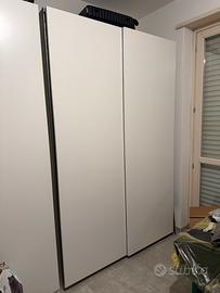 Armadio IKEA PAX con ante scorrevoli