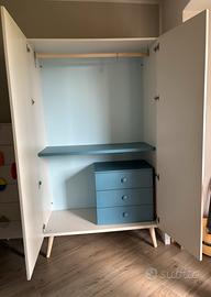 Armadio due ante con cassettiera interna