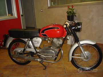 MOTOS-BIKES Moto Guzzi STORNELLO 125 CC
