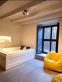 In centro, lussuoso com vasca idromassaggio doppia