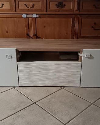 Ikea besta Mobile tv