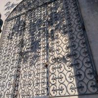 Cancello o inferriata in ferro battuto
