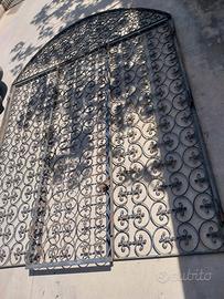 Cancello o inferriata in ferro battuto