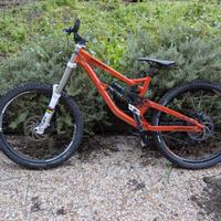 Bici DH Saracen myst taglia L