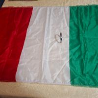 Bandiera italia e braccialetto Inter